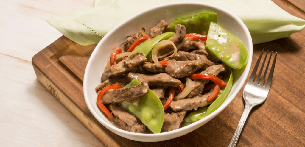 ISCAS DE CARNE COM ERVILHA-TORTA