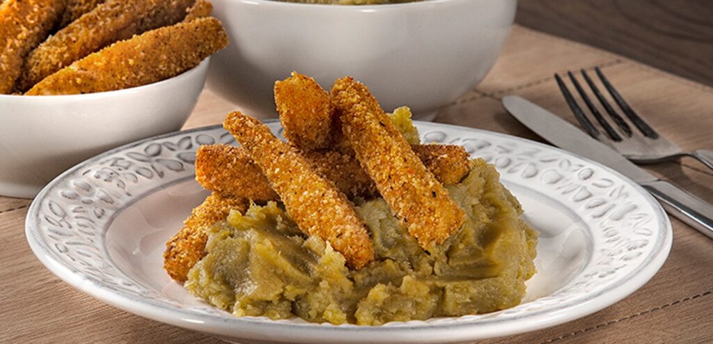ISCAS DE PEIXE ASSADAS COM PURÊ DE BATATA-DOCE