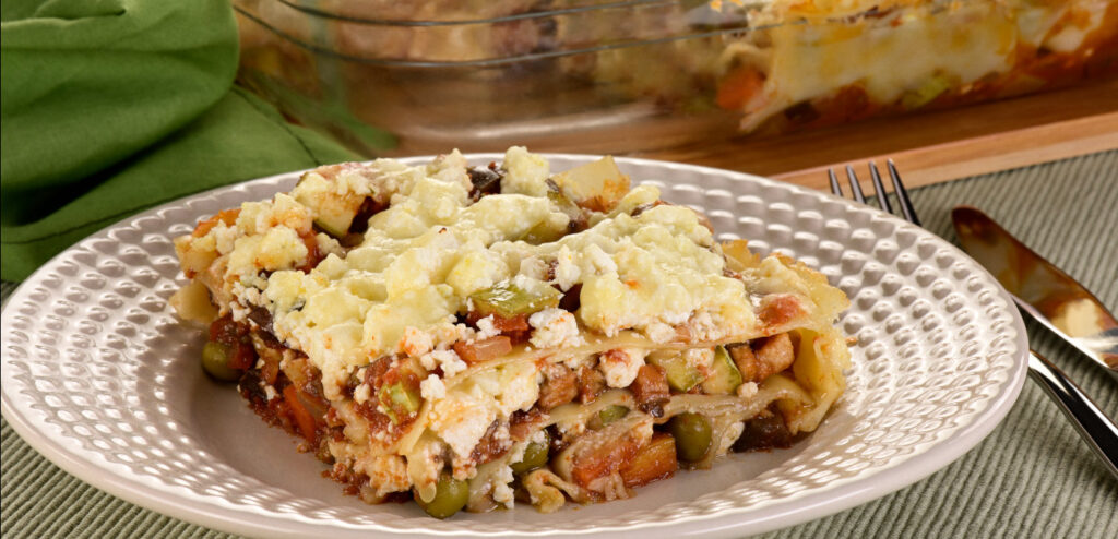 LASANHA DE LEGUMES E RICOTA AO SUGO