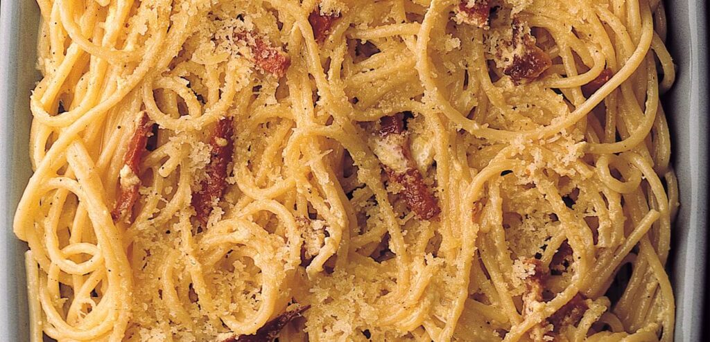 MACARRÃO À CARBONARA