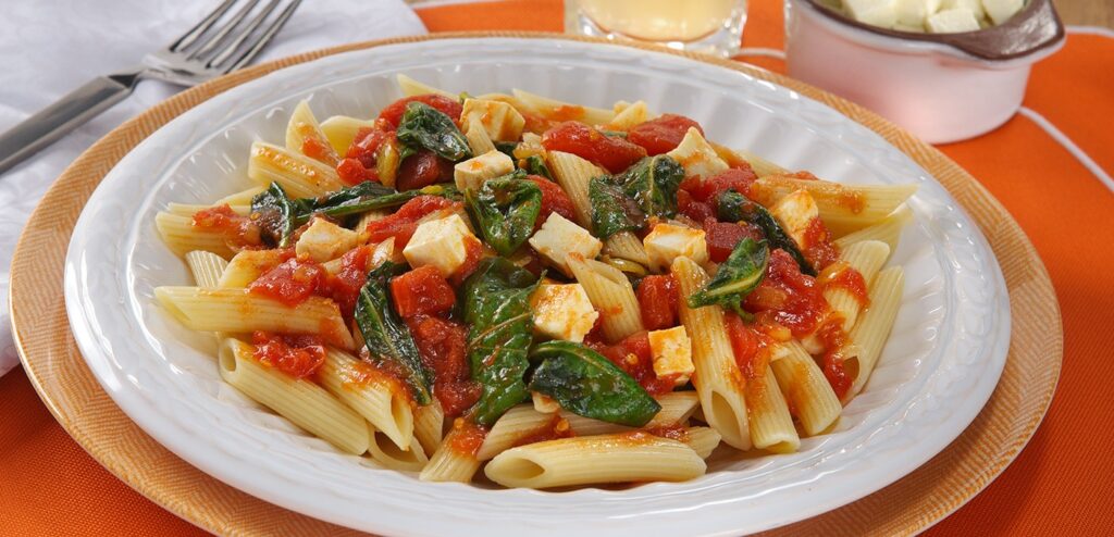 MACARRÃO AO MOLHO FRESCO