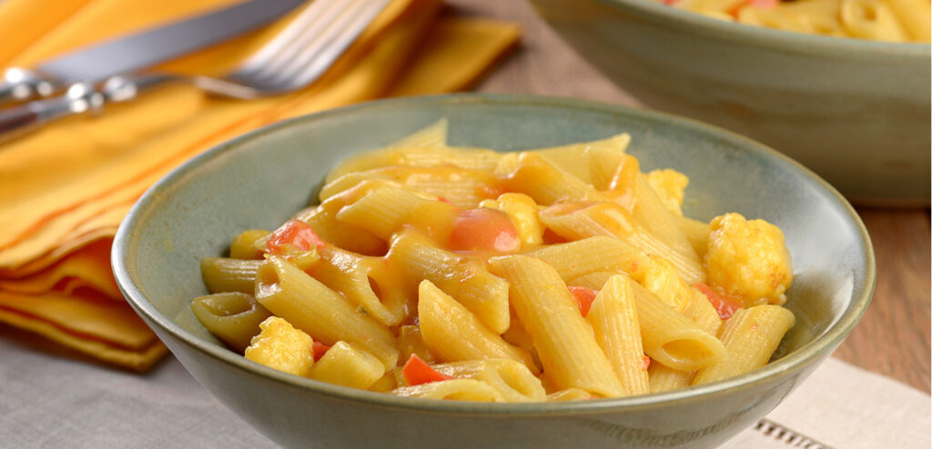 MACARRÃO COM MOLHO