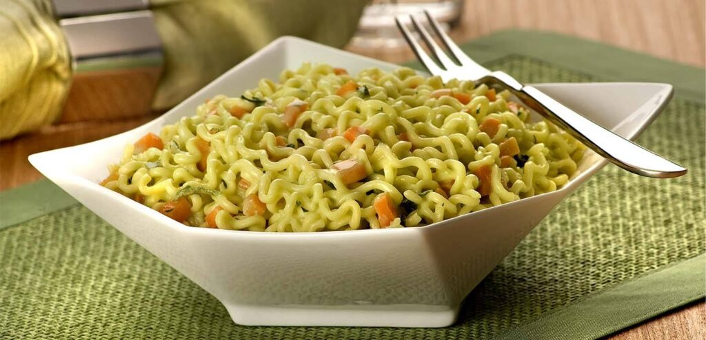 MACARRÃO INSTANTÂNEO DIFERENTE