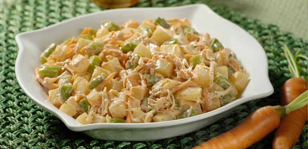 Maionese de Frango Cremosa com Legumes