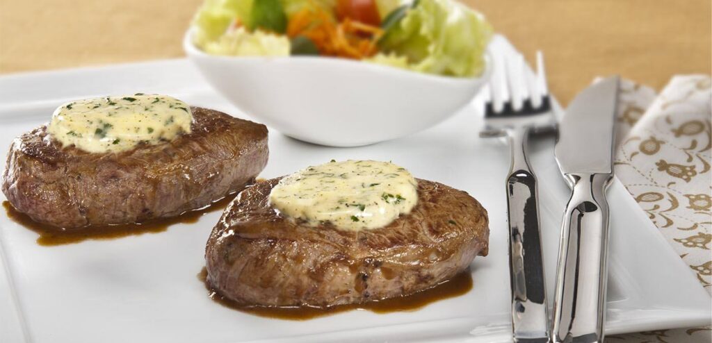MEDALHÃO DE CARNE COM MANTEIGA TEMPERADA