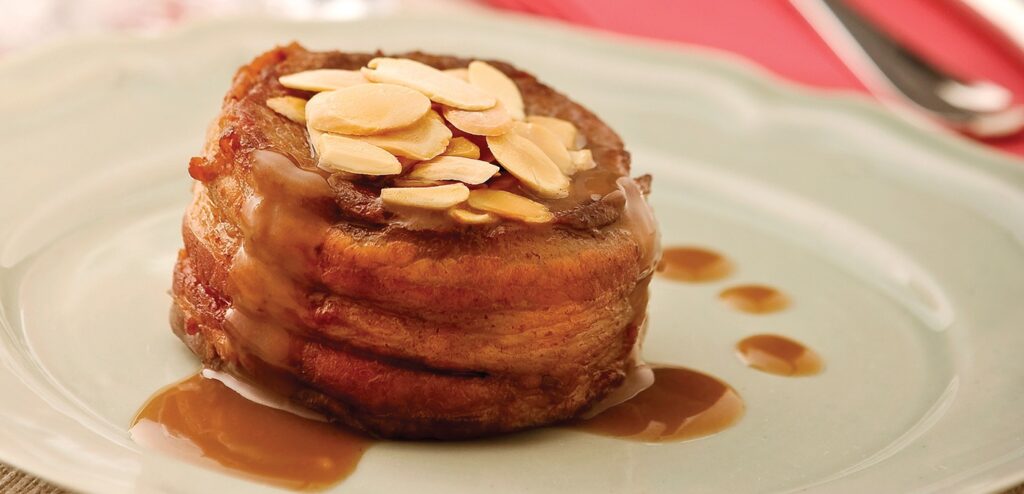 MEDALHÕES DE FILÉ-MIGNON COM AMÊNDOAS