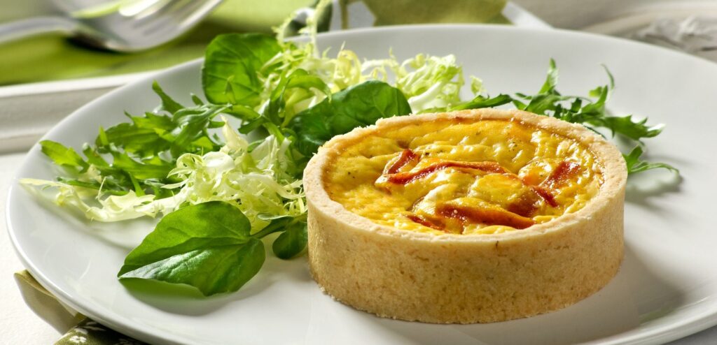 MINIQUICHES DE QUEIJO E PRESUNTO