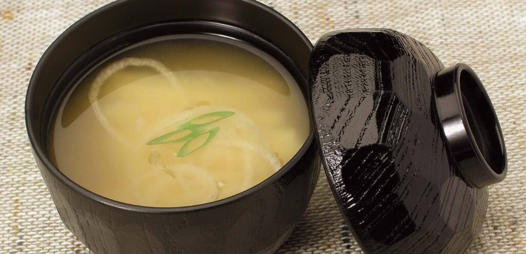 MISSOSHIRU DE BATATA E CEBOLA