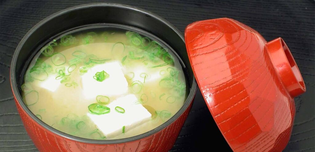 MISSOSHIRU DE CEBOLINHA E TOFU