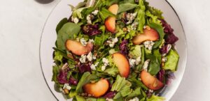 MIX DE FOLHAS COM FRUTAS E SEMENTES AO MOLHO DE SHOYU SATIS!® E GENGIBRE