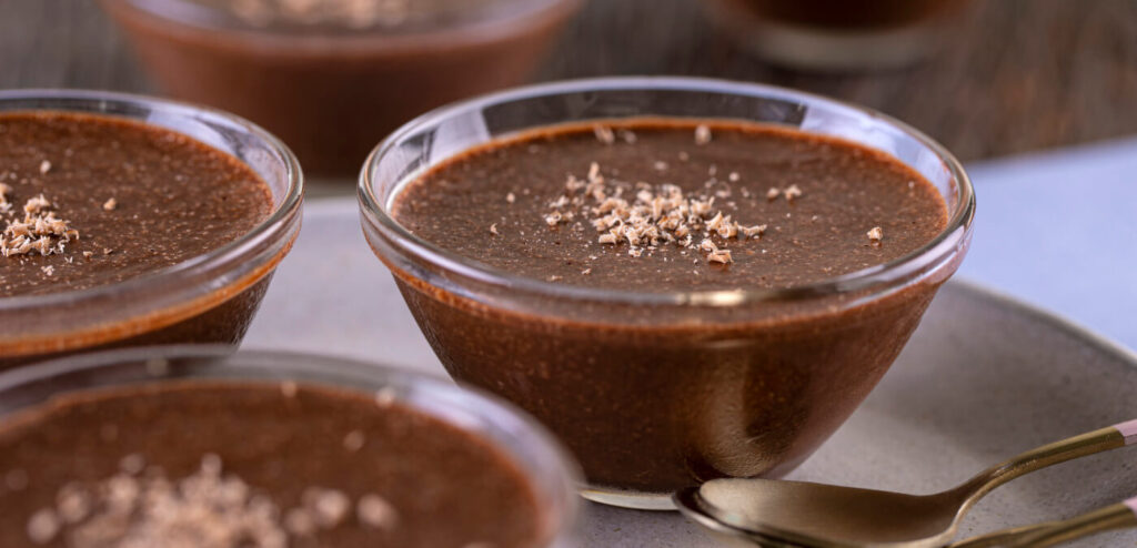 MOUSSE DE CHOCOLATE AMARGO COM CUMARU