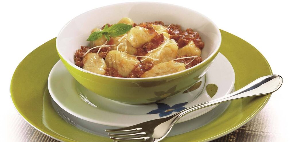 NHOQUE RECHEADO À BOLONHESA