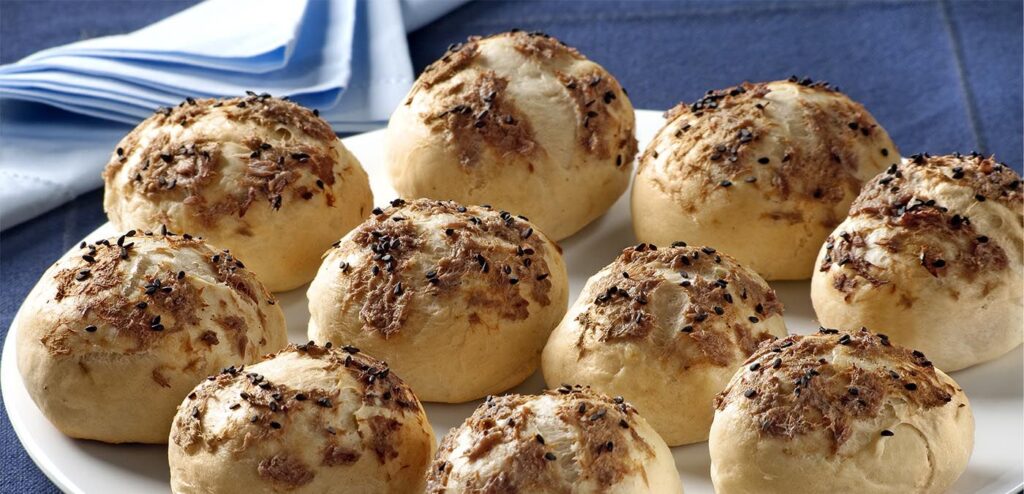 PÃO COM ATUM E GERGELIM