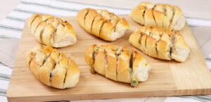 Miniatura da imagem do produto PÃO DE ALHO COM CREME DE CEBOLA