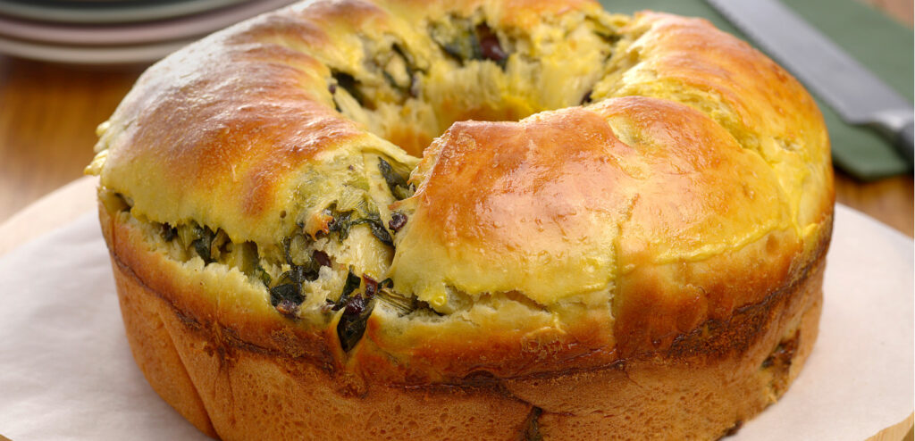 PÃO DE ESCAROLA E AZEITONAS