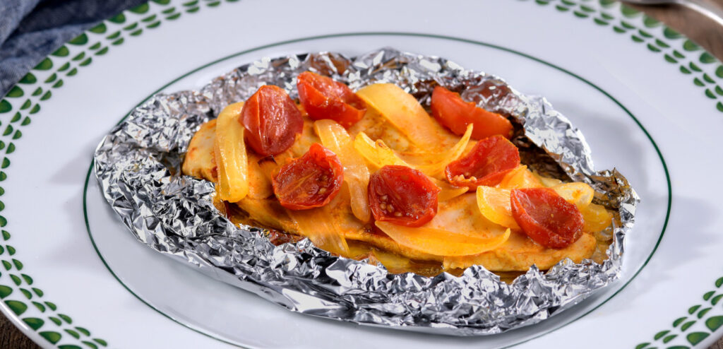 PAPELOTE DE FRANGO AO MOLHO DE MOSTARDA