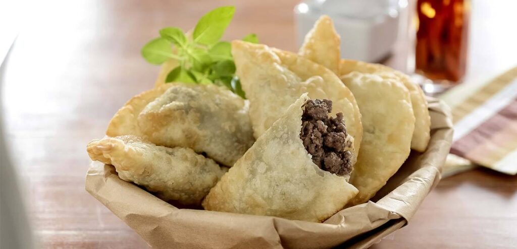 PASTEIZINHOS DE CARNE