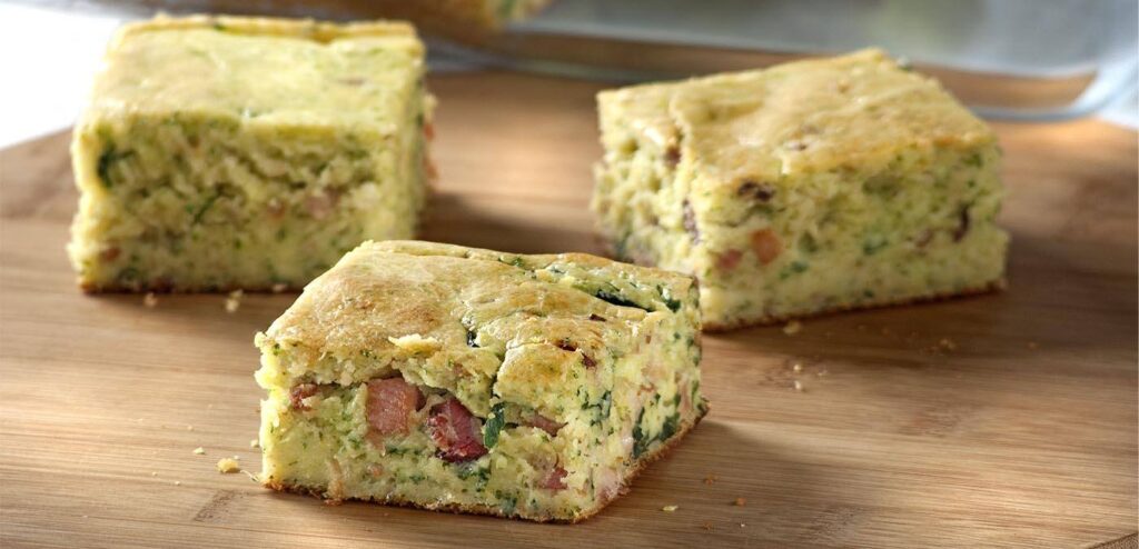 TORTA DE LIQUIDIFICADOR COM BACON E ESPINAFRE