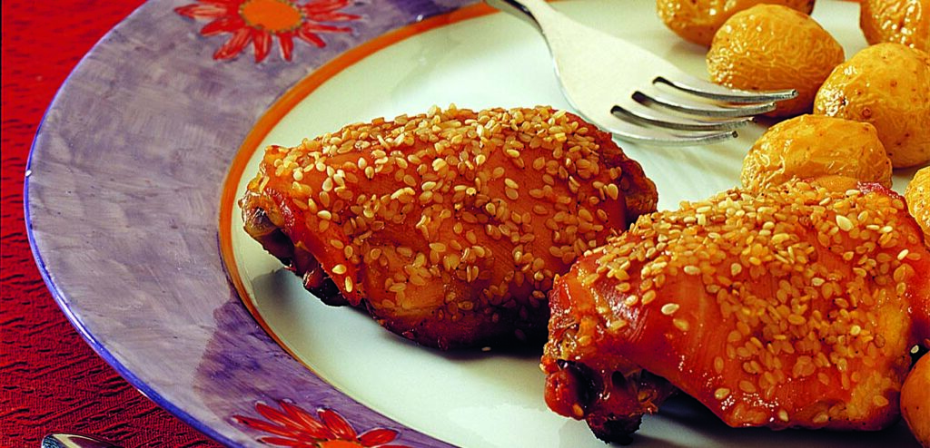 PEDAÇOS DE FRANGO DOURADOS