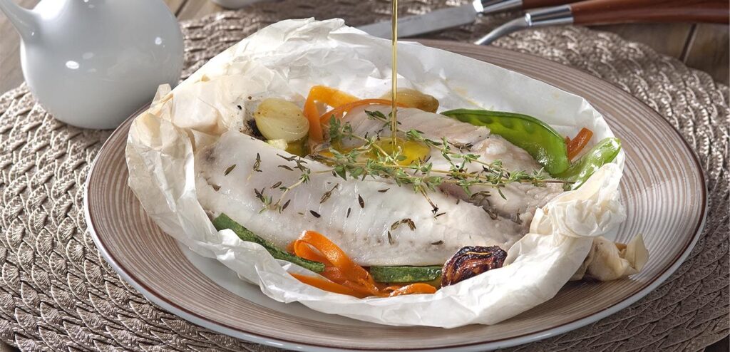 PEIXE ASSADO NO PAPEL-MANTEIGA