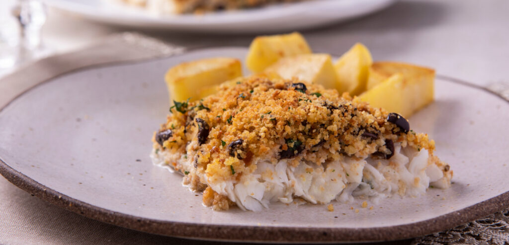 PEIXE COM CROSTA DE BROA DE FUBÁ