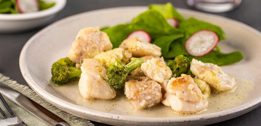 PEIXE COM LEGUMES E LEITE DE COCO