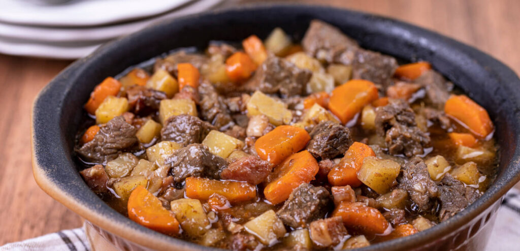 PICADINHO DE CARNE COM TUCUPI PRETO