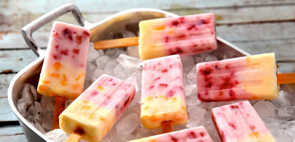 PICOLÉ DE IOGURTE E FRUTAS
