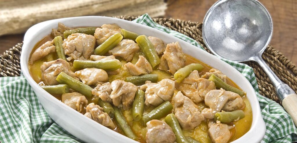 POLENTA COM FRANGO CAIPIRA