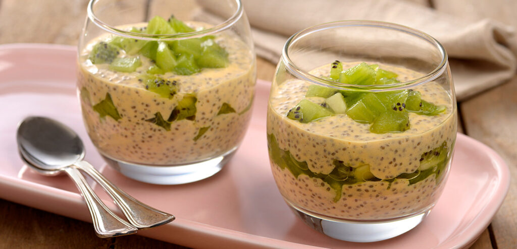 PUDIM DE CHIA E FRUTAS