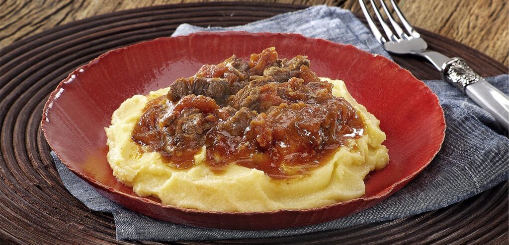 RAGU DE OSSOBUCO COM POLENTA CREMOSA