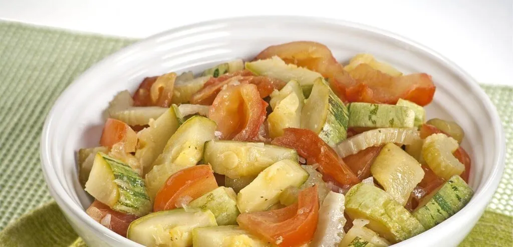 REFOGADO DE ABOBRINHA COM GENGIBRE