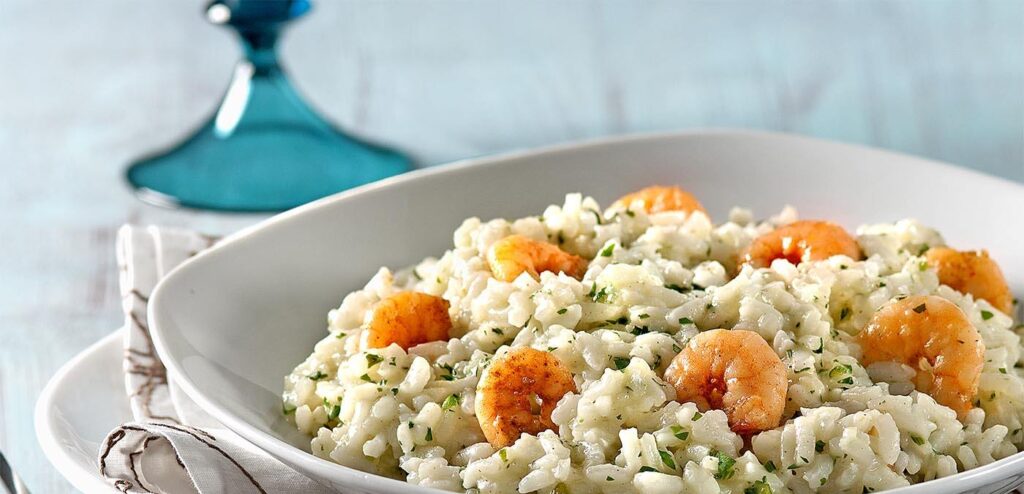 RISOTO DE CAMARÃO COM VINHO BRANCO
