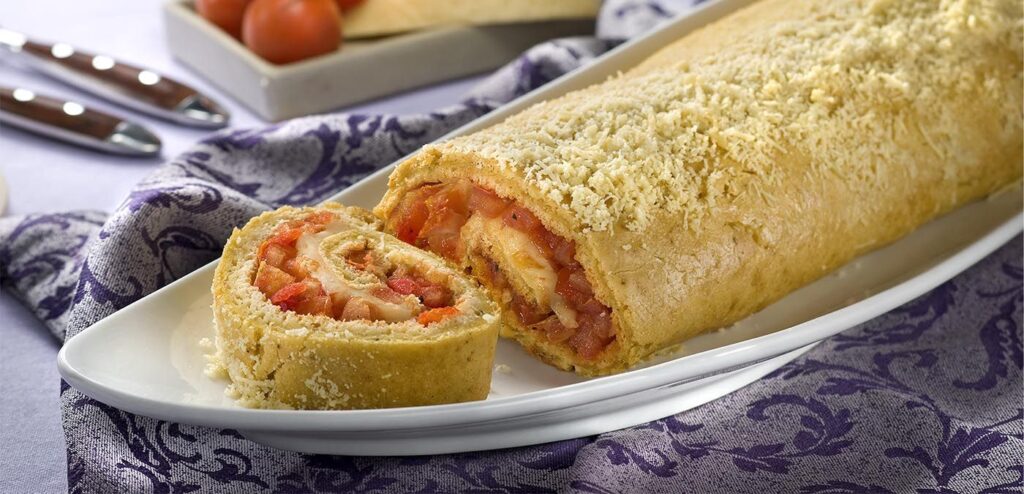 ROCAMBOLE DE QUEIJO E TOMATE