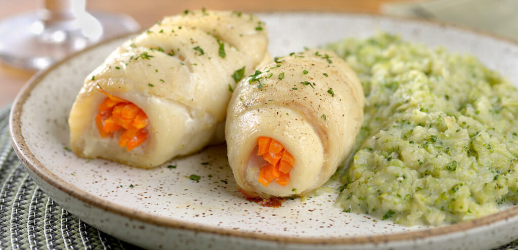 ROLÊ DE PEIXE COM PURÊ DE BRÓCOLIS