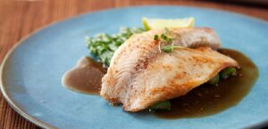 Miniatura da imagem do produto SAINT PETER COM HONDASHI® E ASPARGOS AO SHOYU