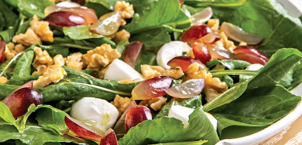 SALADA COM VINAGRETE DE UVA