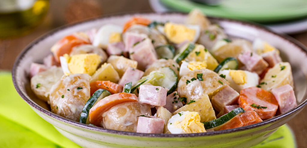 SALADA DE BATATAS COM TENDER