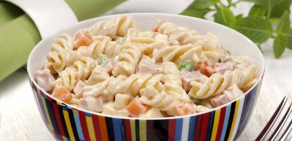 SALADA DE MACARRÃO RÁPIDA