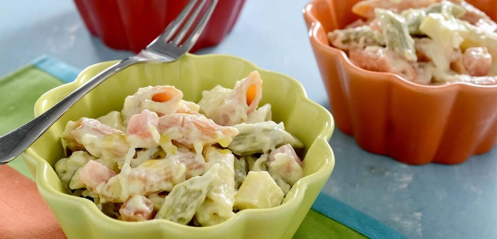 SALADA DE MACARRÃO TRICOLOR