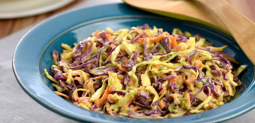 SALADA DE REPOLHO AO CREME DE ABACATE (COLESLAW)