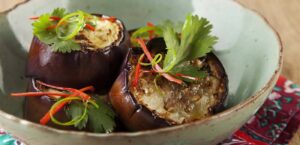 Miniatura da imagem do produto SALADA MORNA DE BERINJELA AO VINAGRETE DE SHOYU