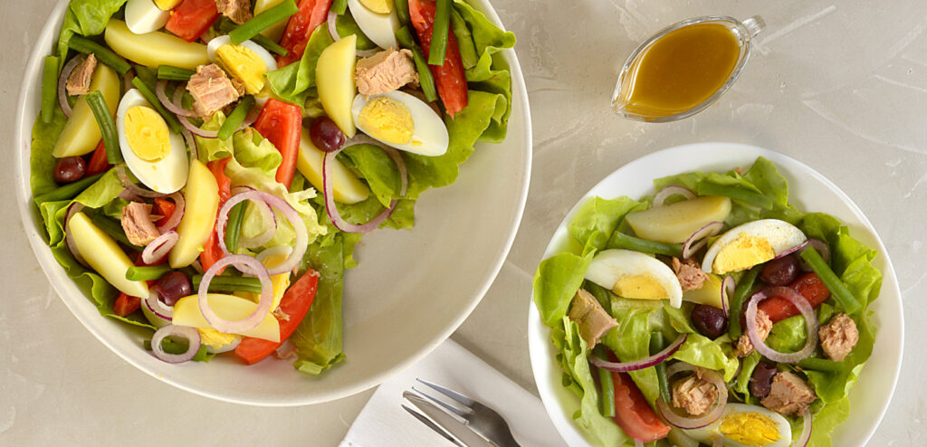 SALADA COM ATUM E AZEITONA