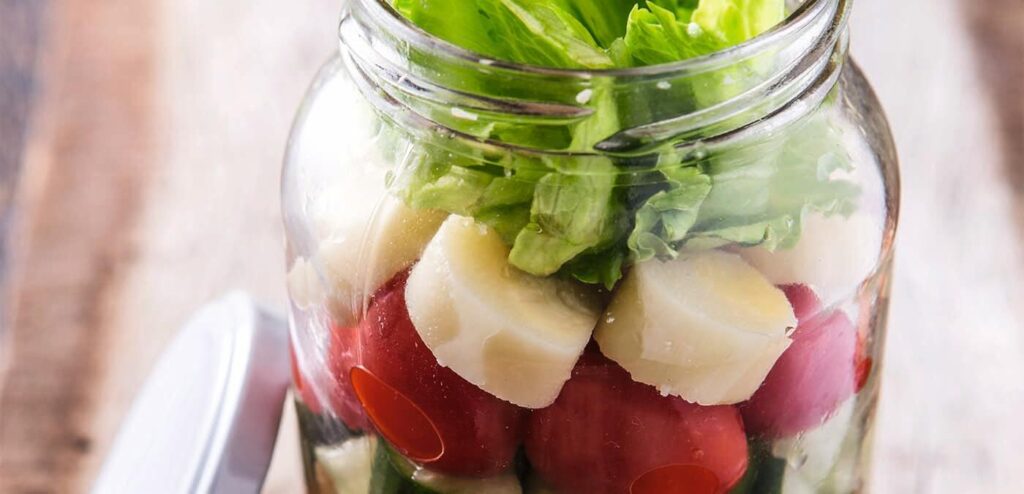 SALADA NO POTE DE VIDRO
