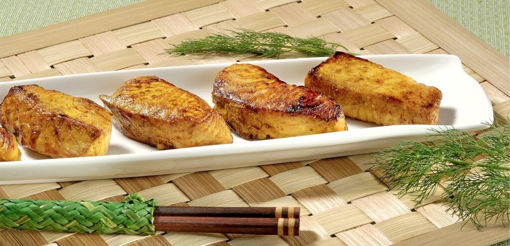 SALMÃO COM GENGIBRE E AÇAFRÃO