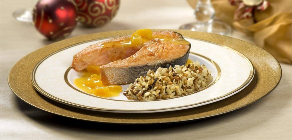 SALMÃO COM MOLHO DE MARACUJÁ E DAMASCO