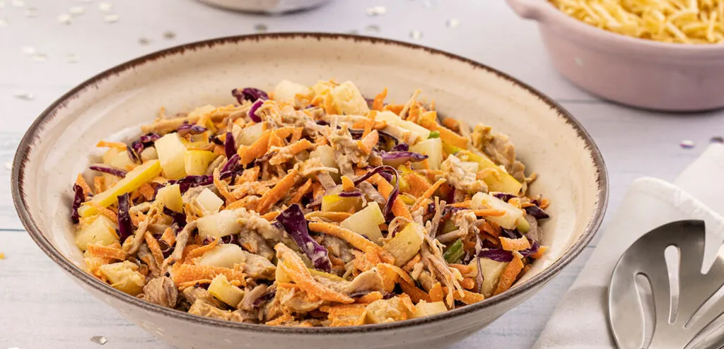 Salpicão de pernil com casca de melão e repolho