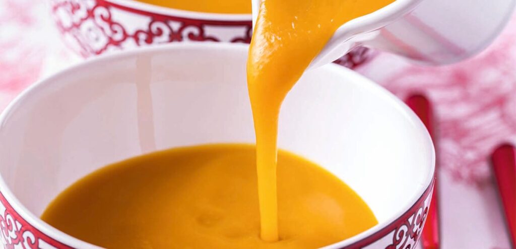 SOPA DE ABÓBORA COM GENGIBRE