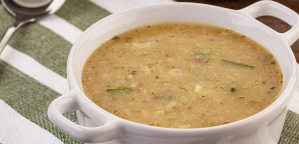 SOPA DE BATATA COM ALHO-PORÓ