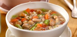 SOPA DE FEIJÃO-BRANCO E LOMBO SUÍNO